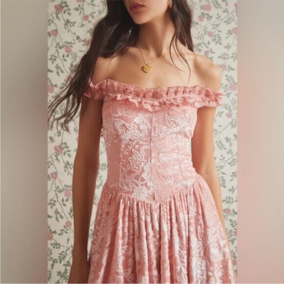 Urban Outfitters Kimchi Blue Carmen Velvet Floral Romper Playsuit Pink New Small - Picture 4 of 9